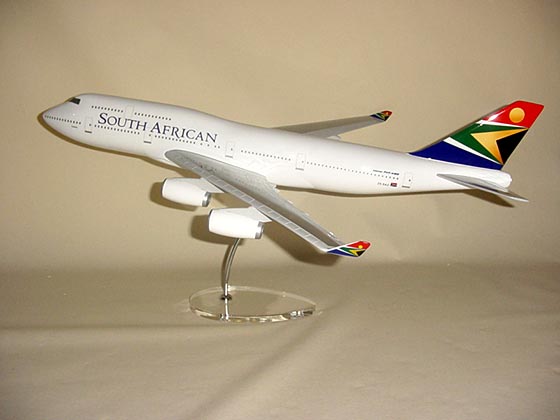 Flugzeugmodell: SAA South African Airways Boeing 747-400 1:100 