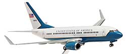 Flugzeugmodelle: Air Force - Boeing 737-700 - 1:200 - PremiumModell