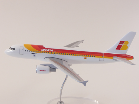 Flugzeugmodell: Iberia Airbus A319 1:100 