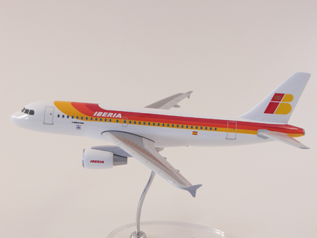 Flugzeugmodell: Iberia Airbus A319 1:100