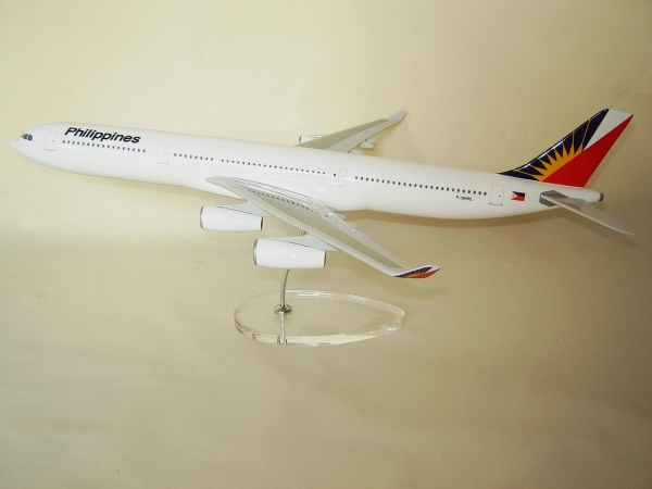 Flugzeugmodell: Philippines Airbus A340-300 1:100