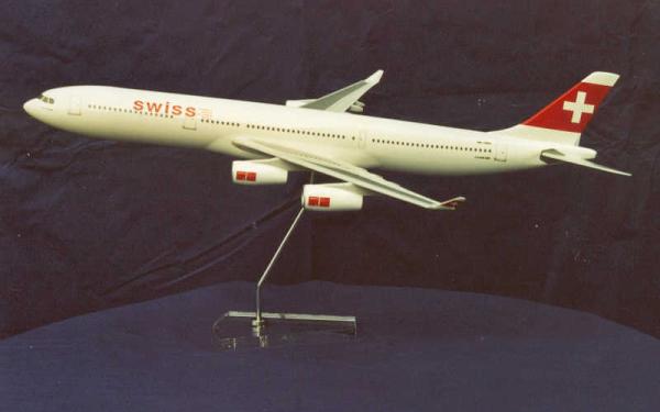 Flugzeugmodell: Swissair Airbus A340-300 1:100 