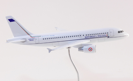 Flugzeugmodell: Repubblica Italiana Airbus A319 1:100