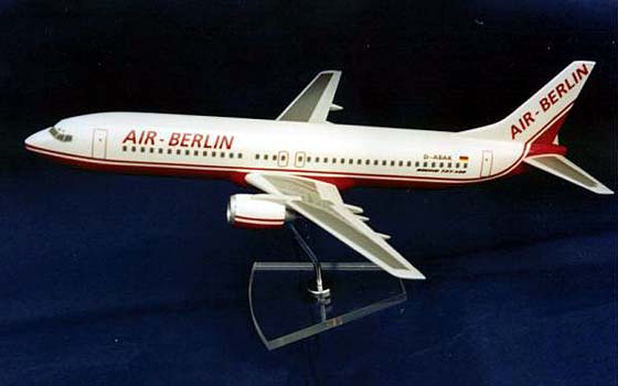 Flugzeugmodell: Air Berlin Boeing 737-400 1:100 neue Lackierung