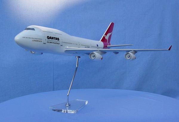 Flugzeugmodell: Qantas Airways Boeing 747-400 1:100 