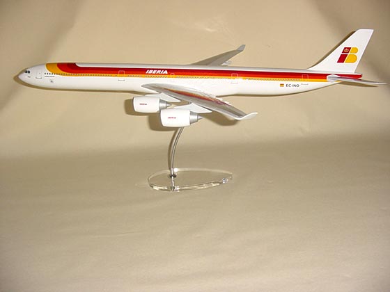 Flugzeugmodell: Iberia Airbus A340-600 1:100 