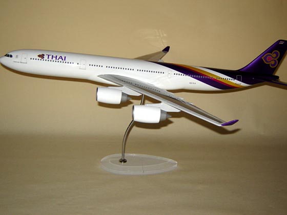 Flugzeugmodell: Thai Airways Airbus A340-500 1:100 
