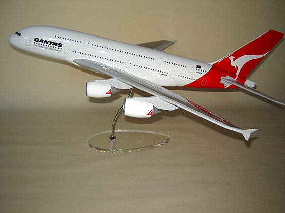 Flugzeugmodell: Qantas Airways Airbus A380-800 1:100 