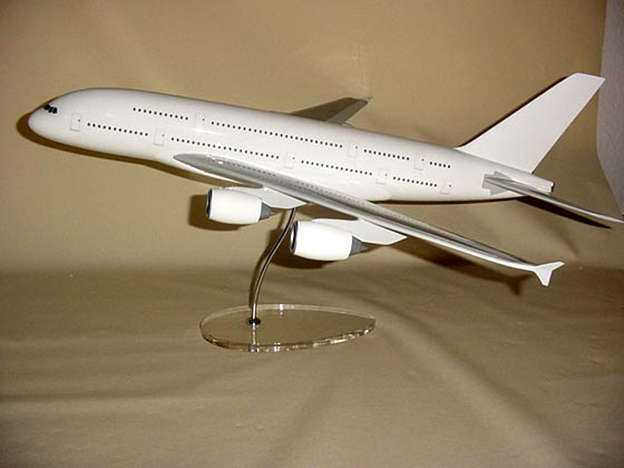 Flugzeugmodell: keine Airbus A380-800 1:100 Minimallackierung-weiss