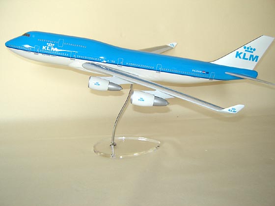 Flugzeugmodell: KLM Royal Dutch Airlines Boeing 747-400 1:100 