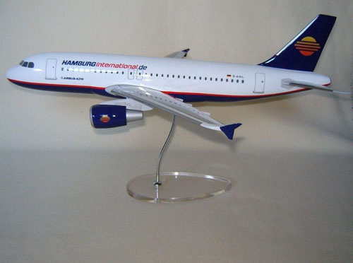 Flugzeugmodell: Hamburg International Airbus A319 1:100