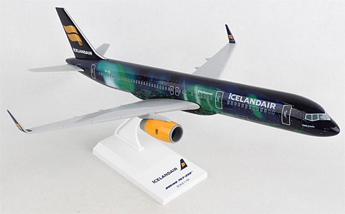 Icelandair - Hekla Aurora - Boeing 757-200 - 1:150