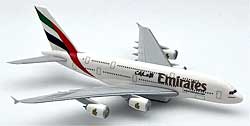 Geschenkideen: Emirates A380 Flugzeugmodell mit Magnetbefestigung