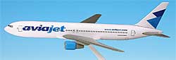 Flugzeugmodelle: Aviajet - Boeing 767-300 - 1:200