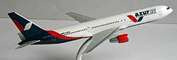 Flugzeugmodelle: Azur Air - Boeing 767-300ER - 1:200