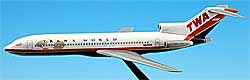 Flugzeugmodelle: TWA - Boeing 727-200 - 1:200