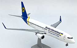 Flugzeugmodelle: Ukraine - Boeing 737-800 - 1:200 - PremiumModell